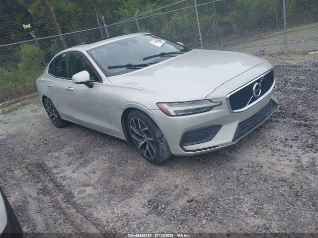Volvo S60 T6 Momentum 2019 7JRA22TK3KG006698 zdjęcie główne