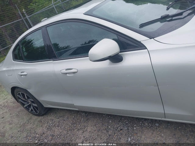 7JRA22TK3KG006698 Volvo S60 T6 Momentum