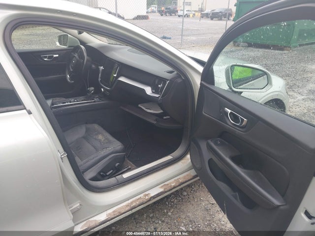 7JRA22TK3KG006698 Volvo S60 T6 Momentum