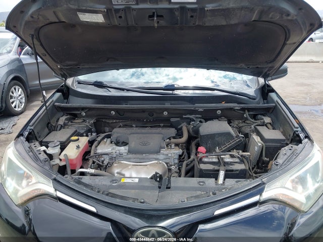 Toyota RAV4 LE 2018 2T3ZFREV6JW417862 Image 10