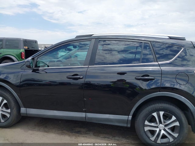 Toyota RAV4 LE 2018 2T3ZFREV6JW417862 Image 14