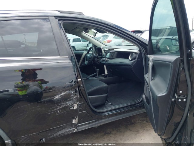 Toyota RAV4 LE 2018 2T3ZFREV6JW417862 Image 5