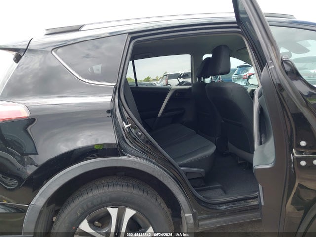 Toyota RAV4 LE 2018 2T3ZFREV6JW417862 Image 8