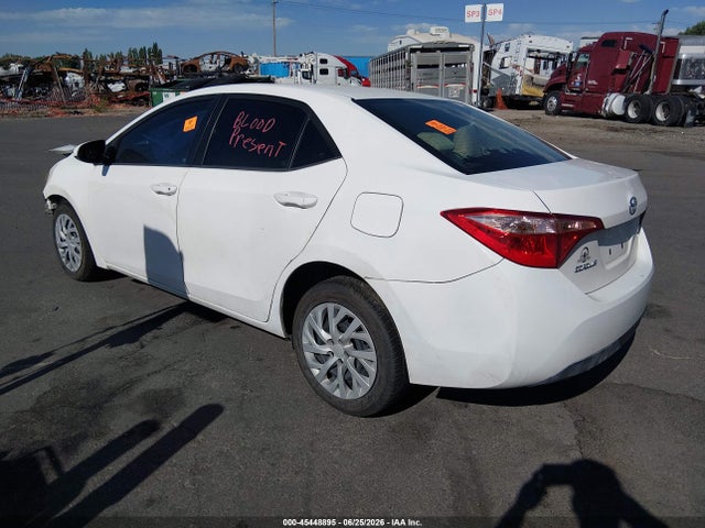 Toyota COROLLA LE 2017 5YFBURHE0HP607163 Image 3