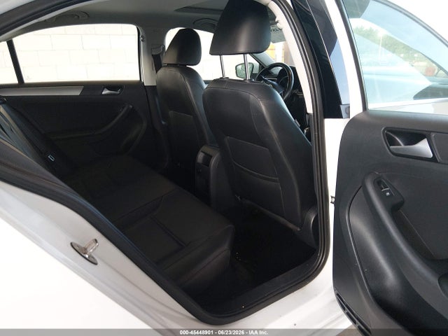 3VWD17AJ6FM249212 Volkswagen Jetta 1.8t Se