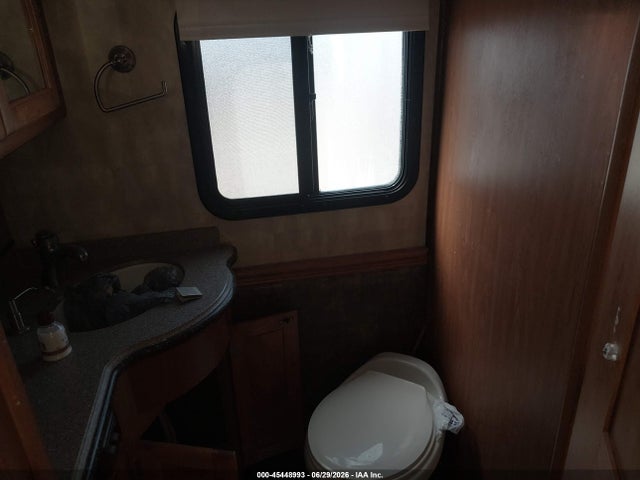 45448993 :رقم المزاد ، 4UZAB2BS08CAB8432 vin ، 2008 Tiffin Phaeton مزاد بيع