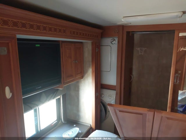45448993 :رقم المزاد ، 4UZAB2BS08CAB8432 vin ، 2008 Tiffin Phaeton مزاد بيع