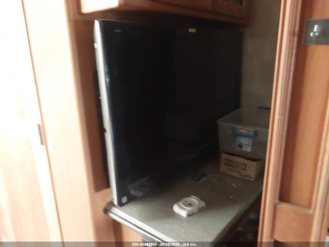 45448993 :رقم المزاد ، 4UZAB2BS08CAB8432 vin ، 2008 Tiffin Phaeton مزاد بيع