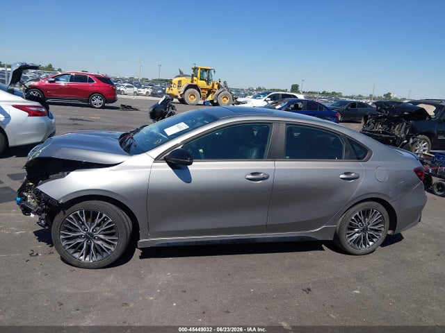 2024 Kia Forte Gt-line მანქანა იყიდება აუქციონზე, vin: 3KPF54AD4RE811681, აუქციონის ნომერი: 45449032