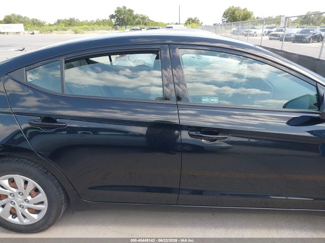 Hyundai ELANTRA SE 2019 5NPD74LFXKH489131 Image 13