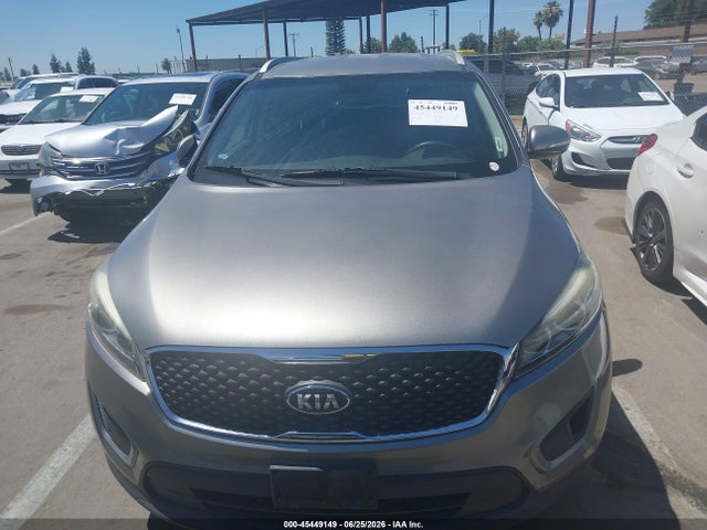 5XYPG4A53HG207144 KIA Sorento 3.3l Lx