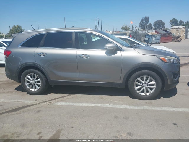 5XYPG4A53HG207144 KIA Sorento 3.3l Lx