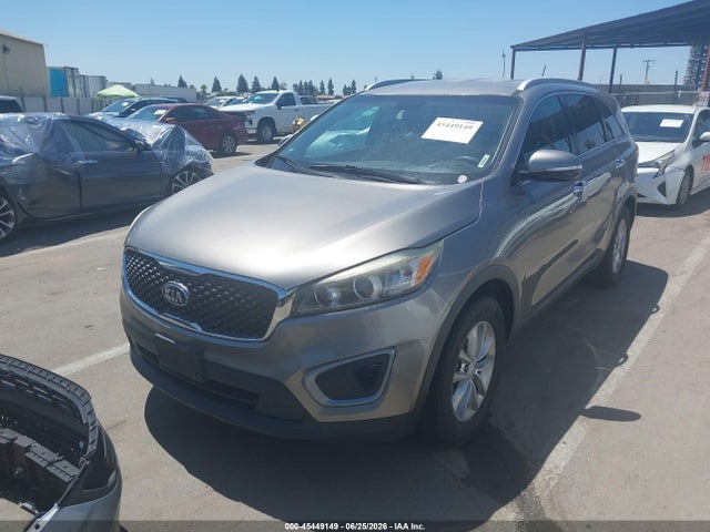 5XYPG4A53HG207144 KIA Sorento 3.3l Lx