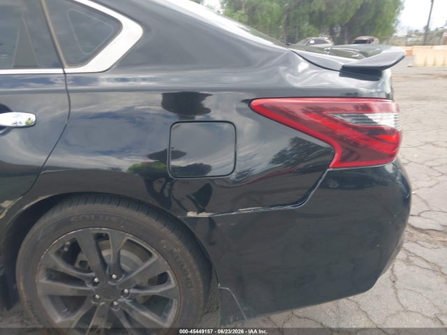 1N4AL3AP9JC158268 Nissan Altima 2.5 Sr