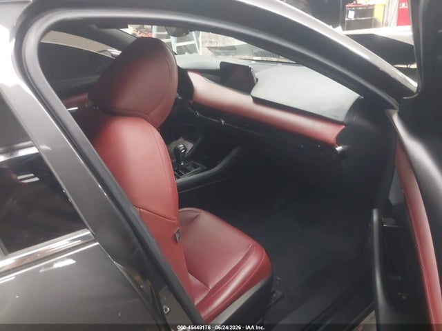 Mazda Mazda3 Premium 2022 JM1BPBML9N1517335 Image 5