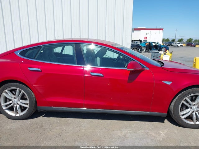 Tesla Model S P85 2014 5YJSA1H13EFP67469 Image 14