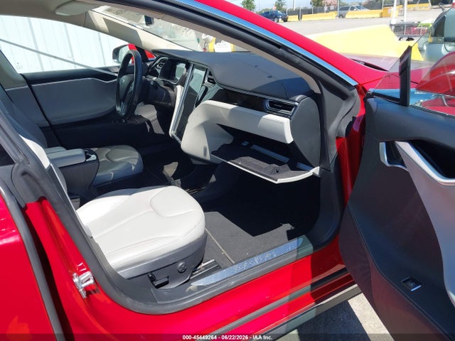 Tesla Model S P85 2014 5YJSA1H13EFP67469 Image 5