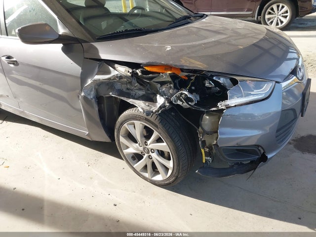 KMHTC6AD5GU266069 Hyundai Veloster
