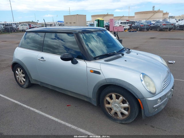 Продажа на аукционе авто 2003 Mini Cooper, vin: WMWRC33423TE15290, номер лота: 45449337