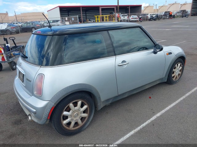 45449337 :رقم المزاد ، WMWRC33423TE15290 vin ، 2003 Mini Cooper مزاد بيع