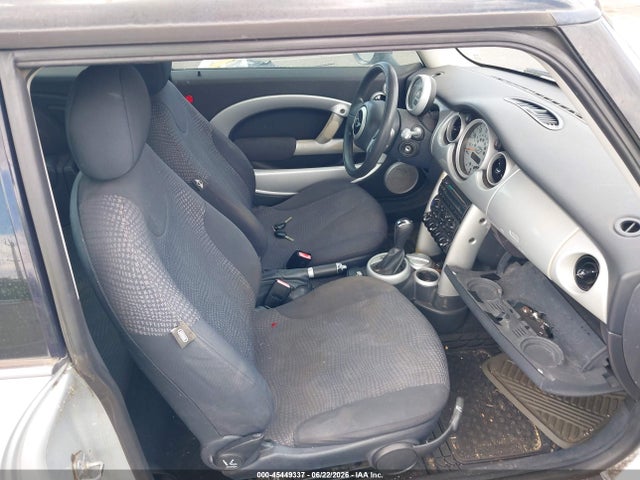 45449337 :رقم المزاد ، WMWRC33423TE15290 vin ، 2003 Mini Cooper مزاد بيع