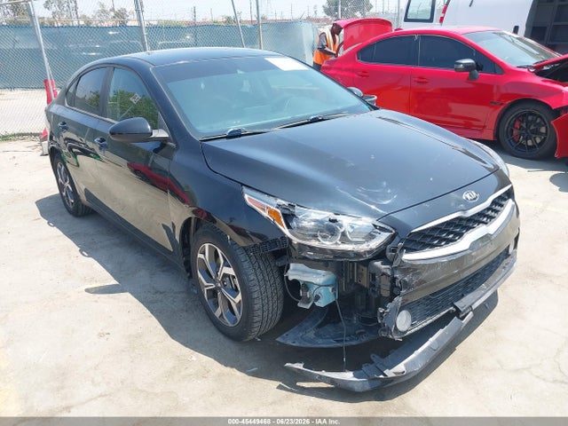 2019 3KPF24AD3KE109303 main image