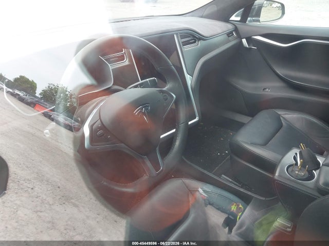 45449596 :رقم المزاد ، 5YJSA1H26FF093988 vin ، 2015 Tesla Model S 70d/85d/p85d مزاد بيع