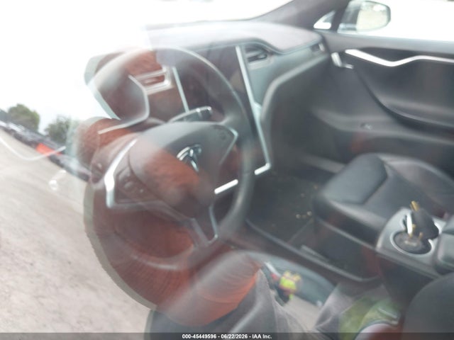 45449596 :رقم المزاد ، 5YJSA1H26FF093988 vin ، 2015 Tesla Model S 70d/85d/p85d مزاد بيع