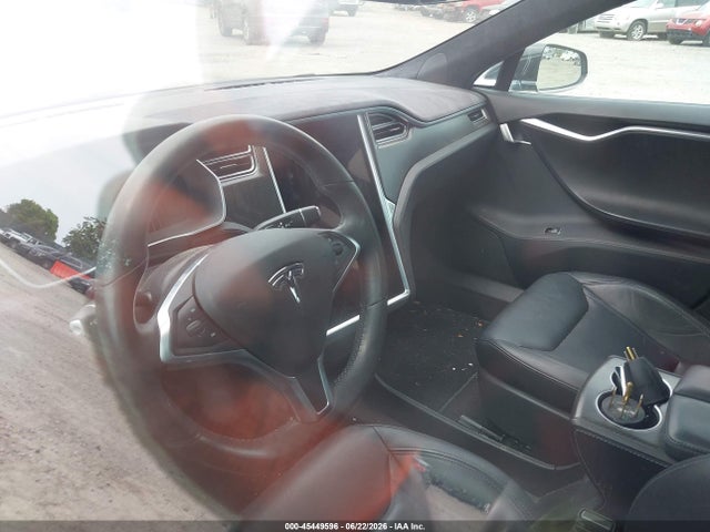 45449596 :رقم المزاد ، 5YJSA1H26FF093988 vin ، 2015 Tesla Model S 70d/85d/p85d مزاد بيع