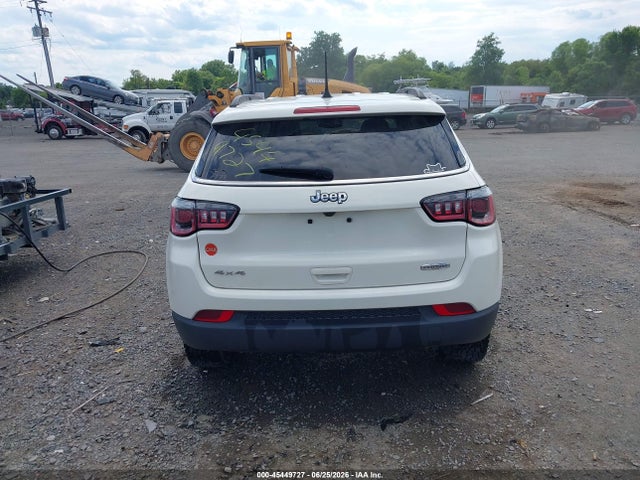 45449727 :رقم المزاد ، 3C4NJDBB7KT630855 vin ، 2019 Jeep Compass Latitude 4x4 مزاد بيع