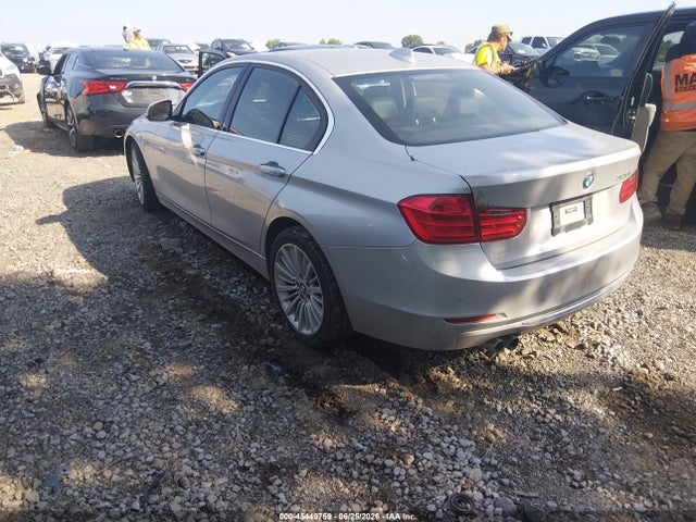 45449759 :رقم المزاد ، WBA3C1C56DF443559 vin ، 2013 Bmw 328i مزاد بيع