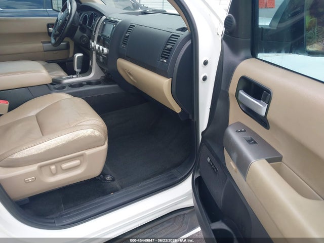 Продажа на аукционе авто 2015 Toyota Sequoia Limited 5.7l V8, vin: 5TDKY5G12FS059666, номер лота: 45449847
