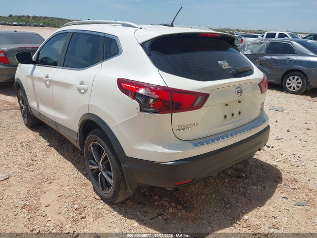 45449877 :رقم المزاد ، JN1BJ1CP0HW030549 vin ، 2017 Nissan Rogue Sport Sv مزاد بيع