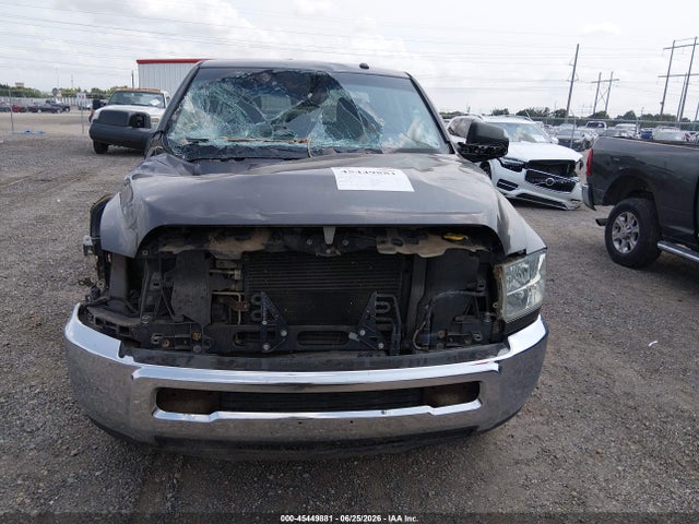 45449881 :رقم المزاد ، 3C6UR4CJ4GG159409 vin ، 2016 Ram 2500 Tradesman مزاد بيع