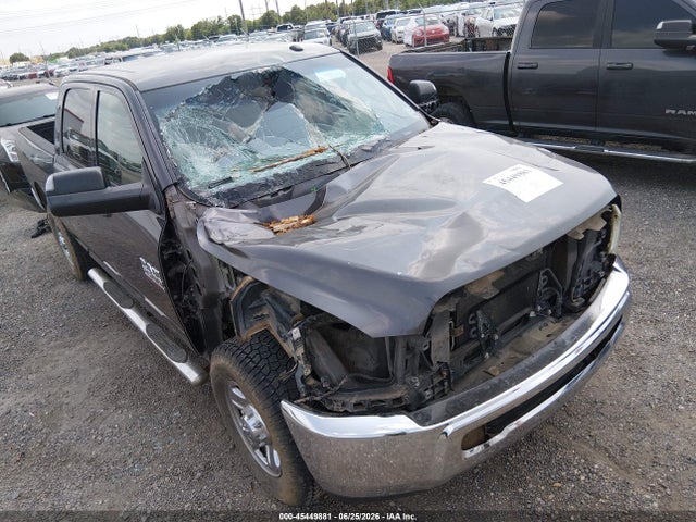 45449881 :رقم المزاد ، 3C6UR4CJ4GG159409 vin ، 2016 Ram 2500 Tradesman مزاد بيع