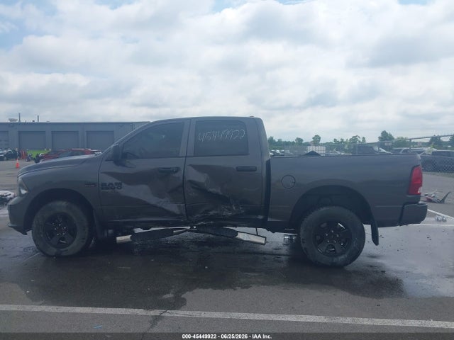 1C6RR7KT9KS502579 RAM 1500 Classic Express 4x4 5&#039;7 Box