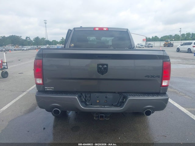 1C6RR7KT9KS502579 RAM 1500 Classic Express 4x4 5&#039;7 Box