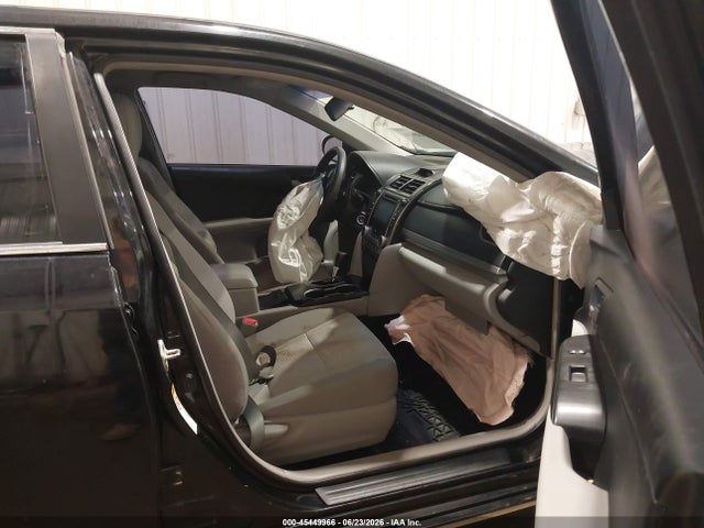 45449966 :رقم المزاد ، 4T1BF1FKXEU428093 vin ، 2014 Toyota Camry Le مزاد بيع