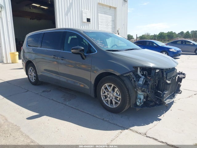 Auction sale of the 2025 Chrysler Pacifica Select, vin: 2C4RC1BG5SR526213, lot number: 45450261