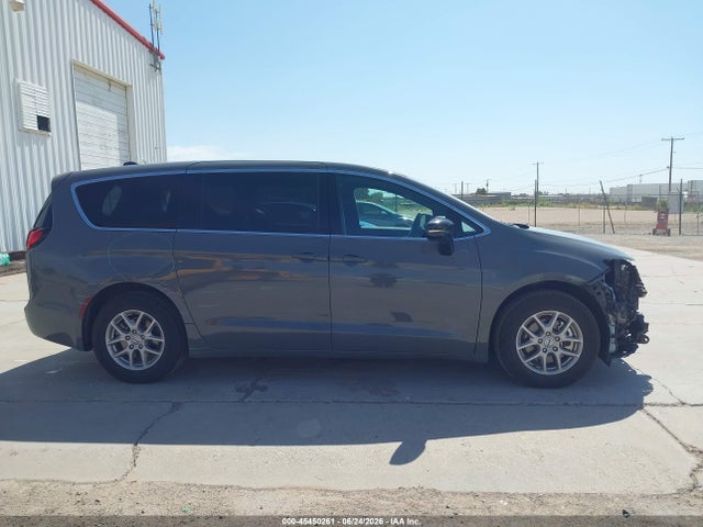 Auction sale of the 2025 Chrysler Pacifica Select, vin: 2C4RC1BG5SR526213, lot number: 45450261