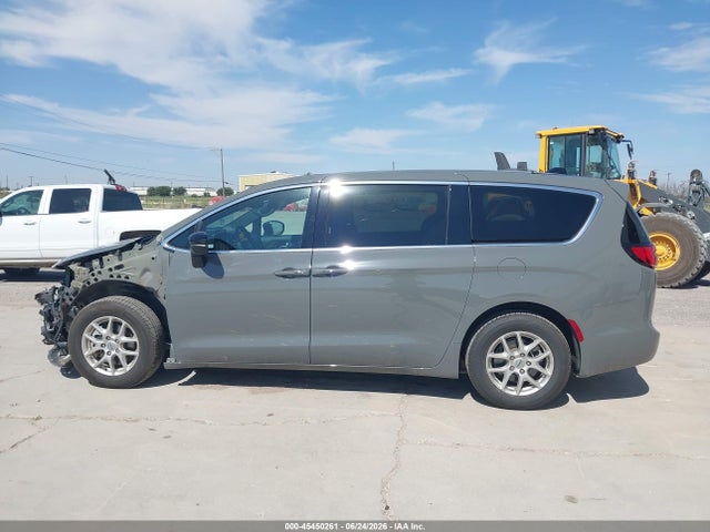 Auction sale of the 2025 Chrysler Pacifica Select, vin: 2C4RC1BG5SR526213, lot number: 45450261