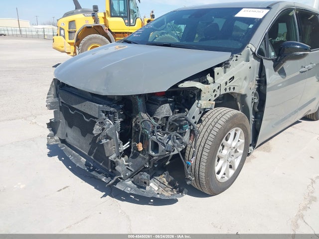 Auction sale of the 2025 Chrysler Pacifica Select, vin: 2C4RC1BG5SR526213, lot number: 45450261