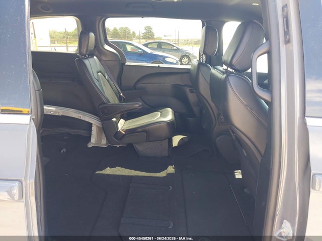 Auction sale of the 2025 Chrysler Pacifica Select, vin: 2C4RC1BG5SR526213, lot number: 45450261