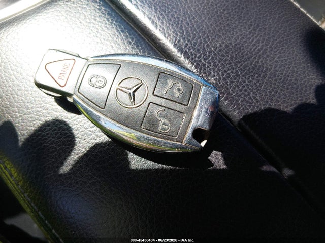 2016 Mercedes-benz C 300 4matic მანქანა იყიდება აუქციონზე, vin: 55SWF4KB5GU111815, აუქციონის ნომერი: 45450404