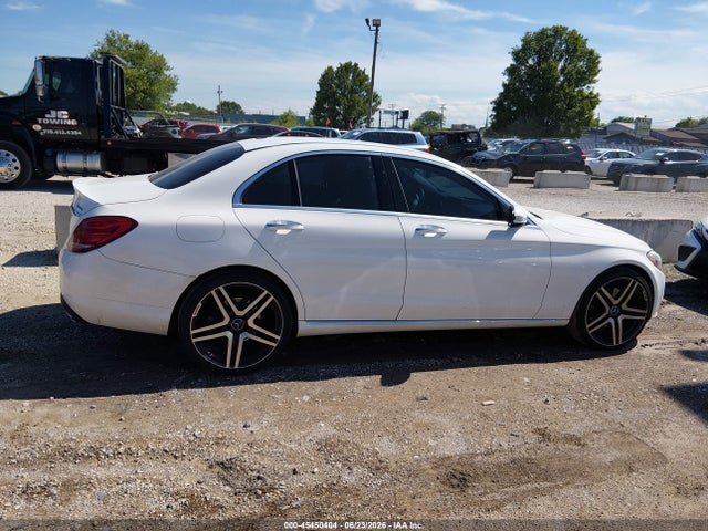 2016 Mercedes-benz C 300 4matic მანქანა იყიდება აუქციონზე, vin: 55SWF4KB5GU111815, აუქციონის ნომერი: 45450404