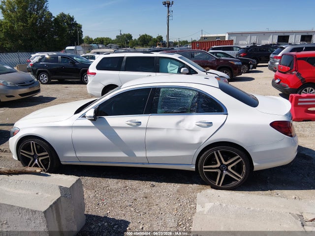 2016 Mercedes-benz C 300 4matic მანქანა იყიდება აუქციონზე, vin: 55SWF4KB5GU111815, აუქციონის ნომერი: 45450404