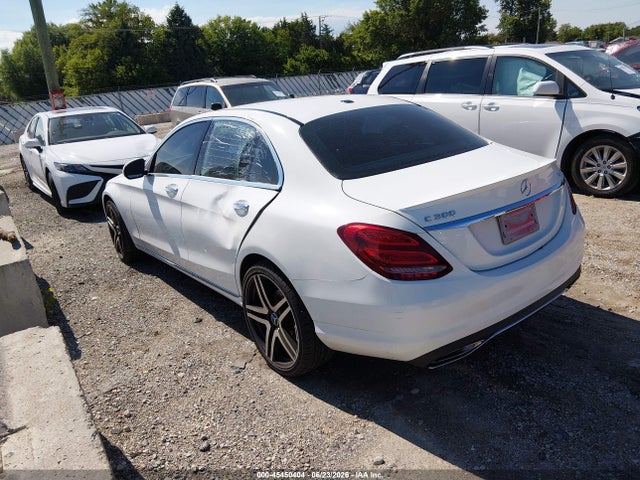 2016 Mercedes-benz C 300 4matic მანქანა იყიდება აუქციონზე, vin: 55SWF4KB5GU111815, აუქციონის ნომერი: 45450404