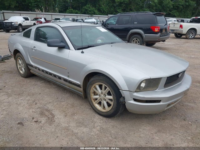 Auction sale of the 2008 Ford Mustang V6 Deluxe, vin: 1ZVHT80N585169527, lot number: 45450526