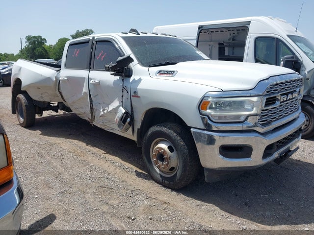 45450623 :رقم المزاد ، 3C63RRJL2RG257838 vin ، 2024 Ram 3500 Laramie  4x4 8' Box مزاد بيع