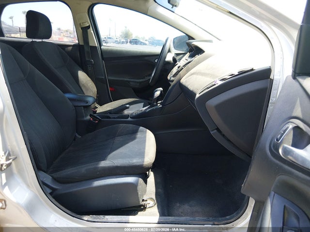 1FADP3F20GL217649 Ford FOCUS SE